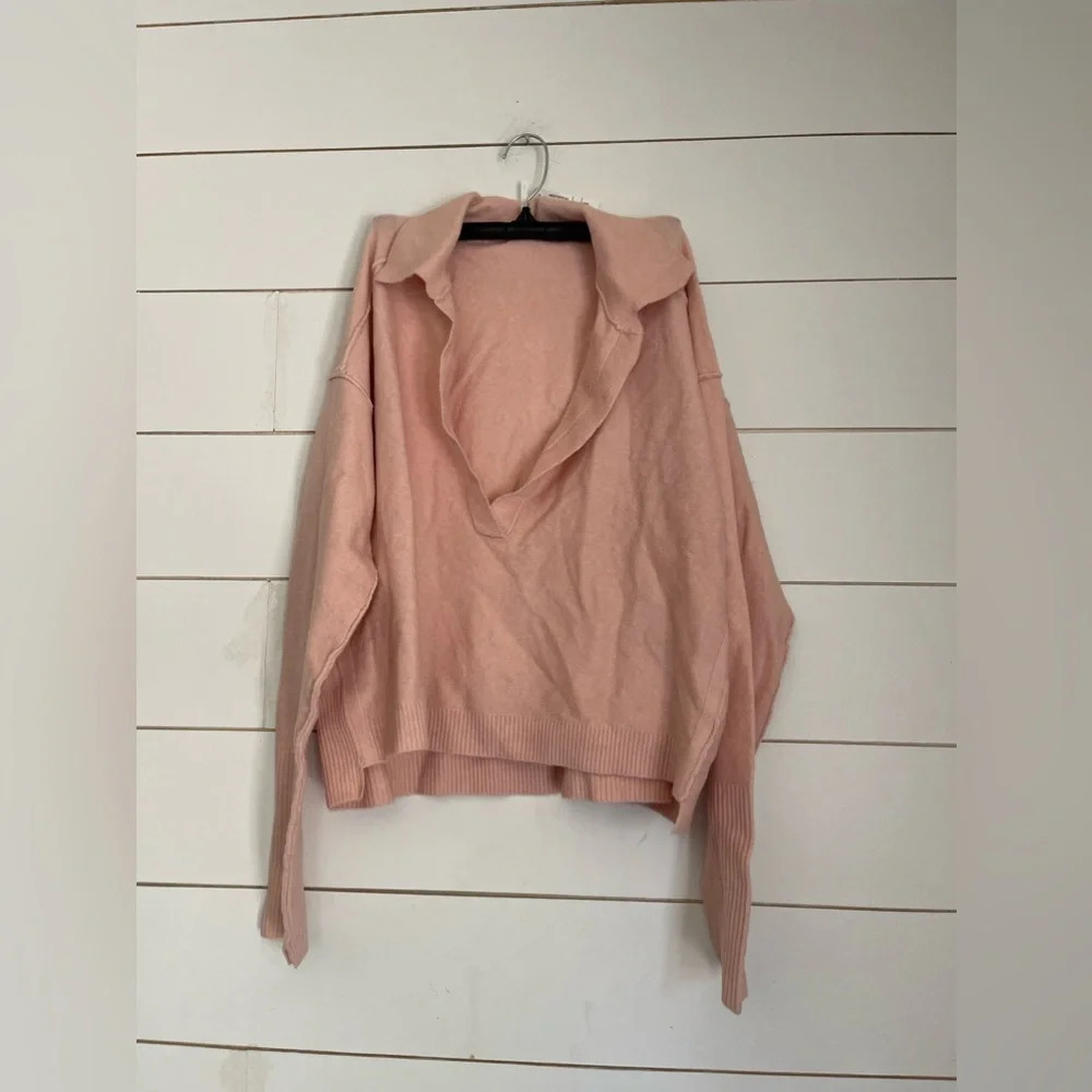 NWOT free people v-neck collar sweater